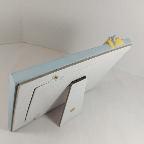 NWOT Frolicking Bunnies Resin/ Acrylic 3D Picture Frame For 4"x6" Picture - Picture 5 of 7